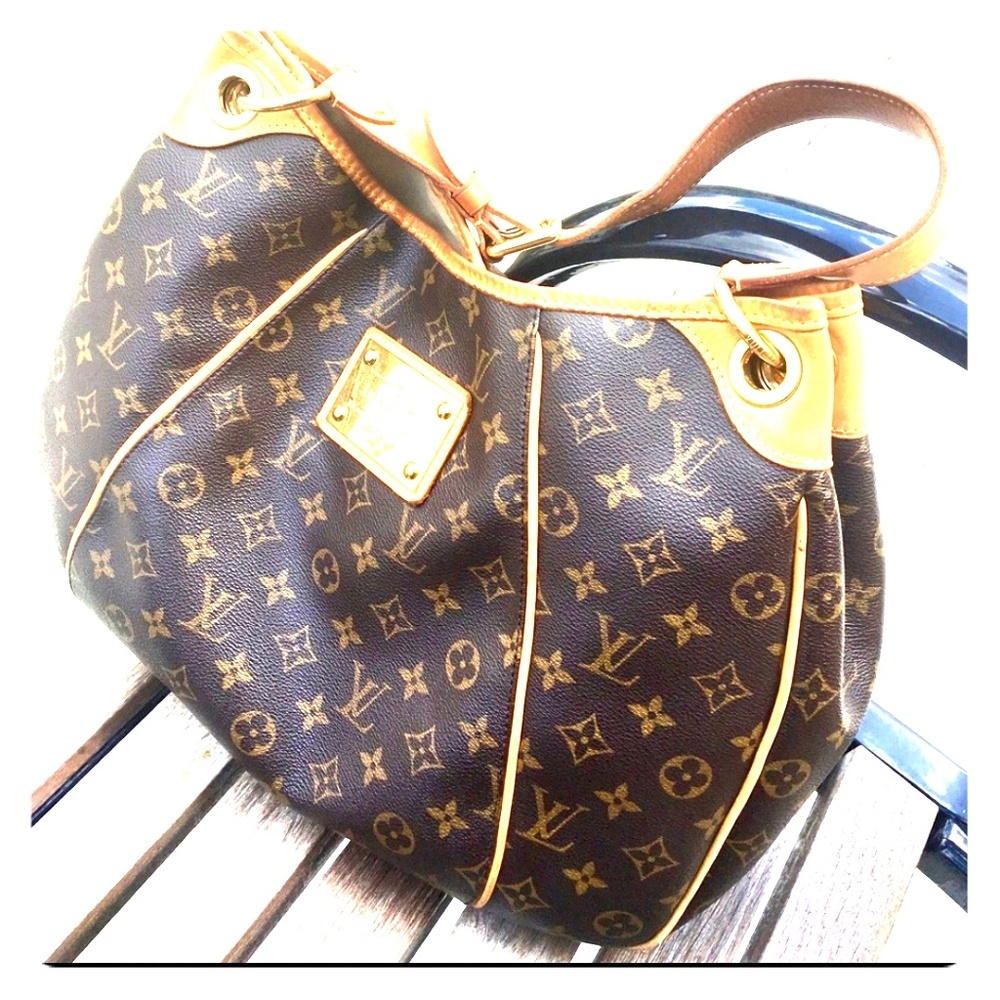 Meet your Posher, Clarissa